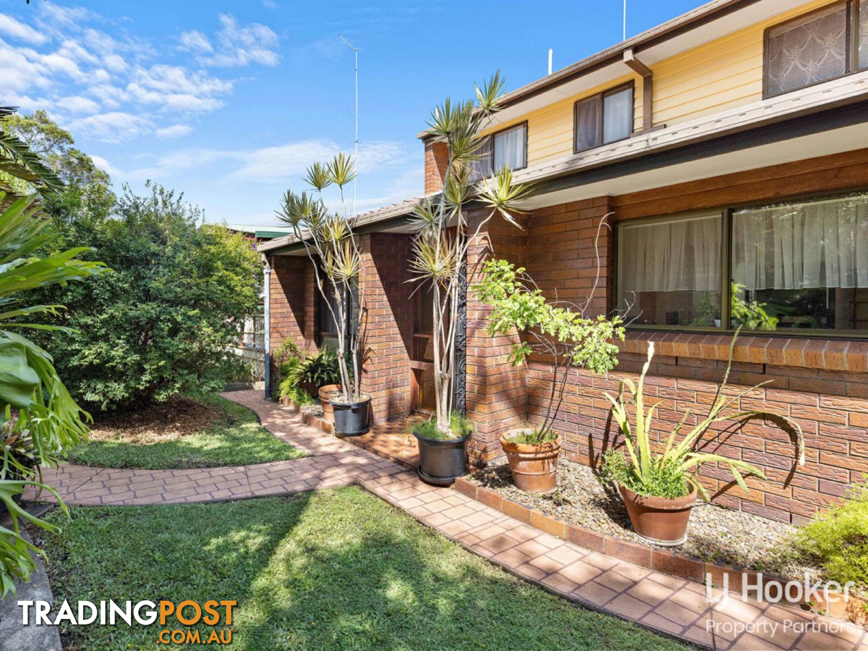 32A Hockings Street HOLLAND PARK WEST QLD 4121