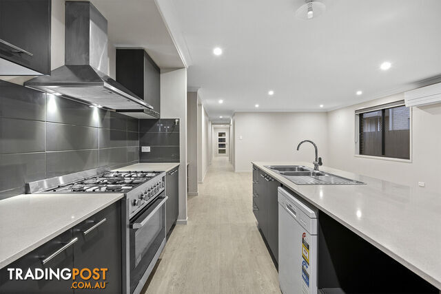 7 Mount Roberts Street PARK RIDGE QLD 4125 - photo 3 of 25