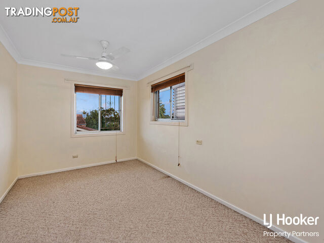 35 Copenhagen Street WISHART QLD 4122