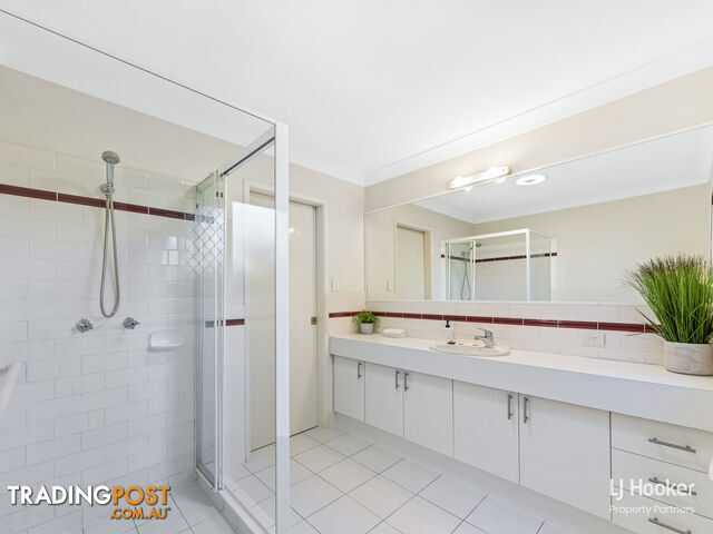 4 Eastcourt Lane SUNNYBANK HILLS QLD 4109