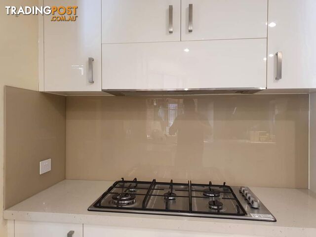 Glass splashbacks