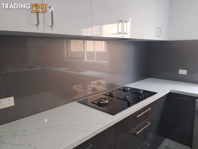 Glass splashbacks