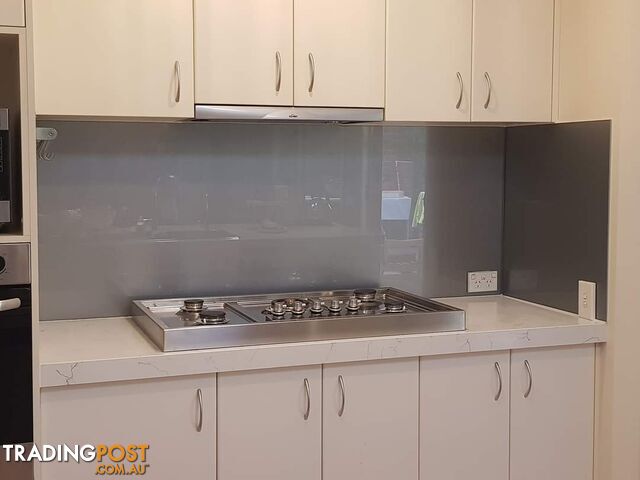 Glass splashbacks