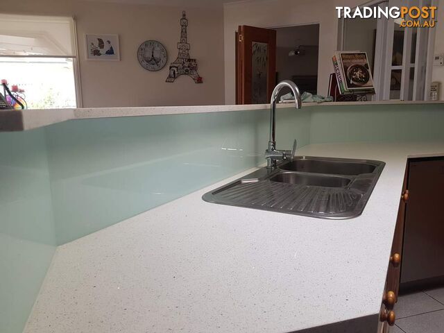 Glass splashbacks, Springvale, VIC - photo 3 of 5