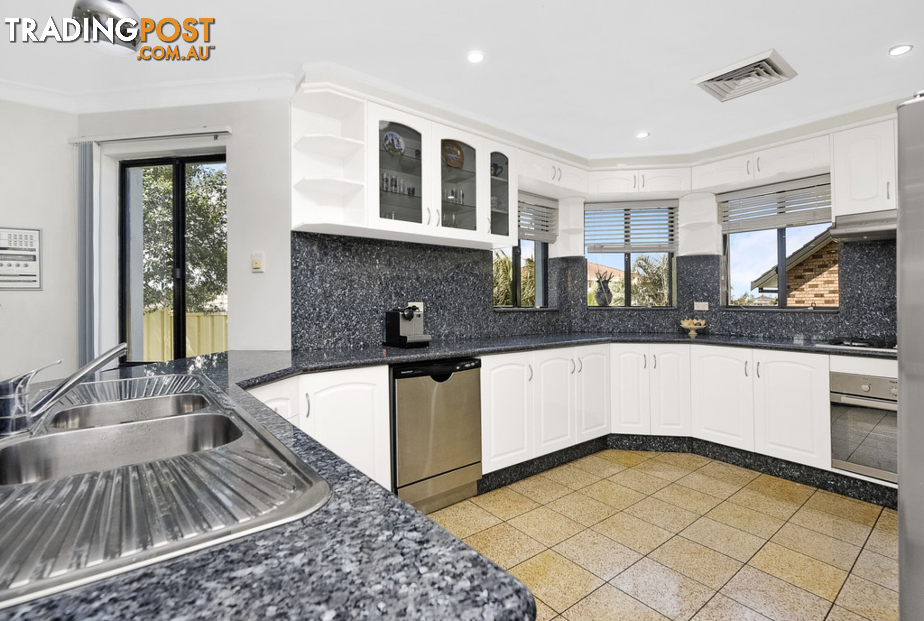 10 Nowland Place ABBOTSBURY NSW 2176