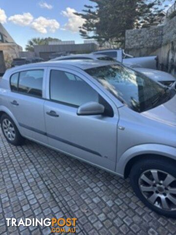 BARGAIN! $3850! 2005 Silver Holden Astra - very clean car