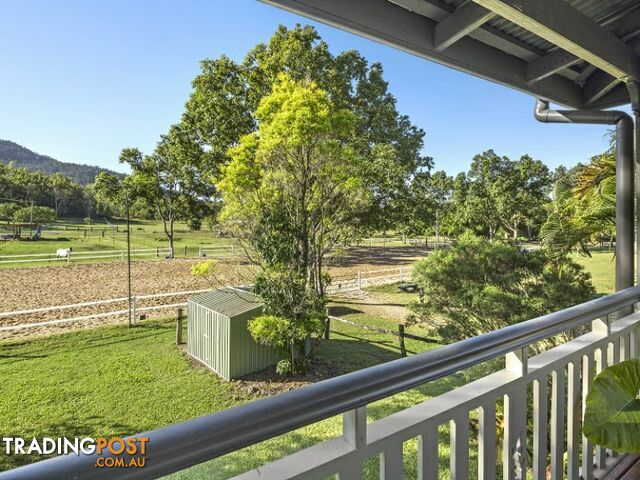 18 Moon Crescent SUGARLOAF QLD 4800