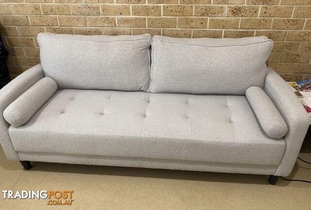 2 Seater Sofa Lounge – As New – Excellent Condition