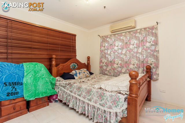 18 Geaney Boulevard CRESTMEAD QLD 4132