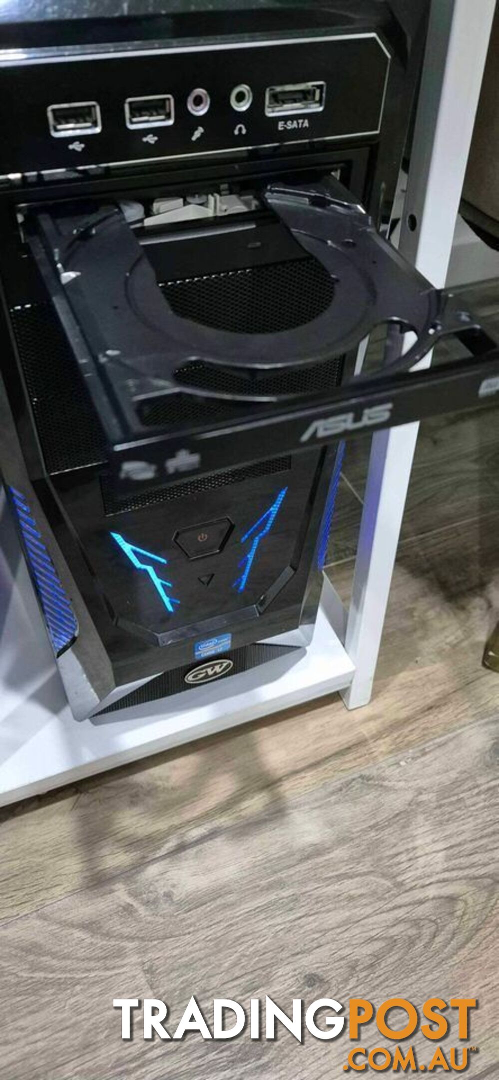 Intel i7 3700k custom built pc with 27 inch Samsung monitor