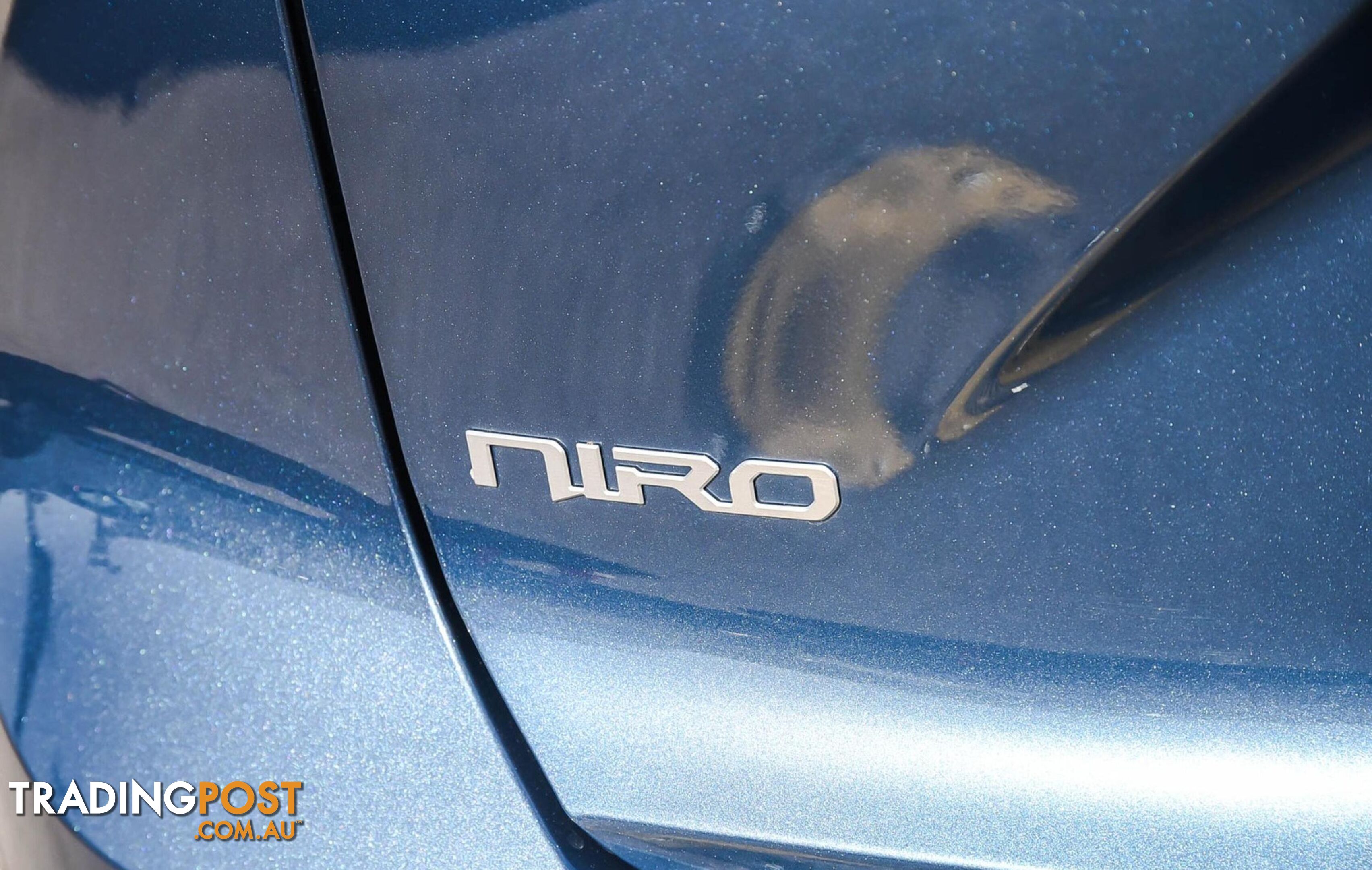 2023 KIA NIRO   SUV