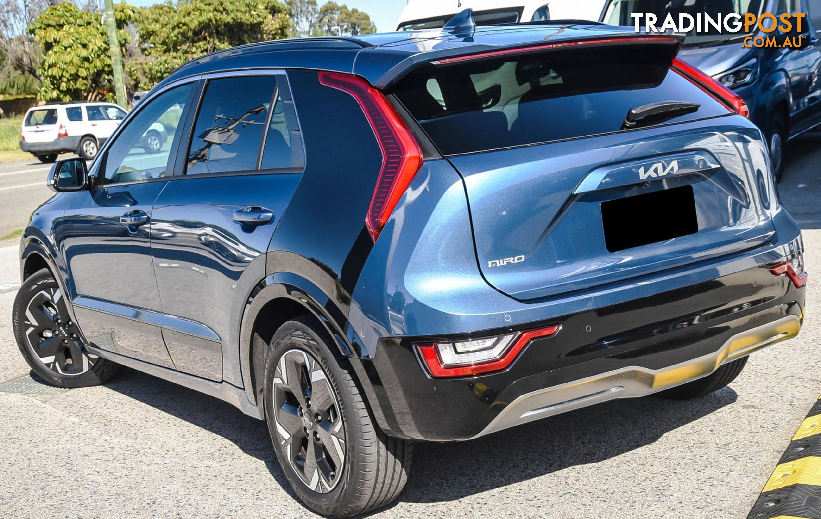 2023 KIA NIRO   SUV