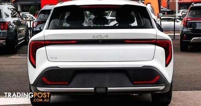 2025 KIA K4 SPORT  HATCH - photo 3 of 3