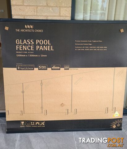 Glass pool fence panel