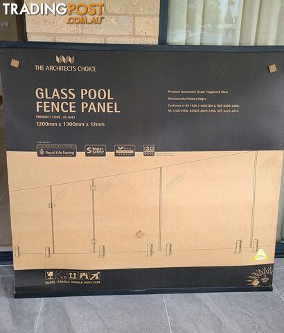 Glass pool fence panel