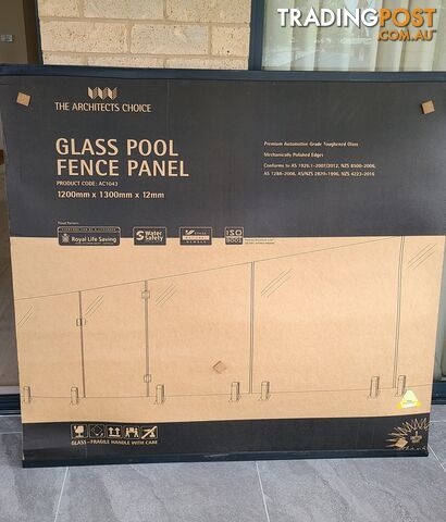 Glass pool fence panel