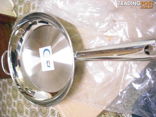 Cuisinox Gourmet MADE IN FRANCE 295MM Wide 50MM Deep - photo 2 of 8
