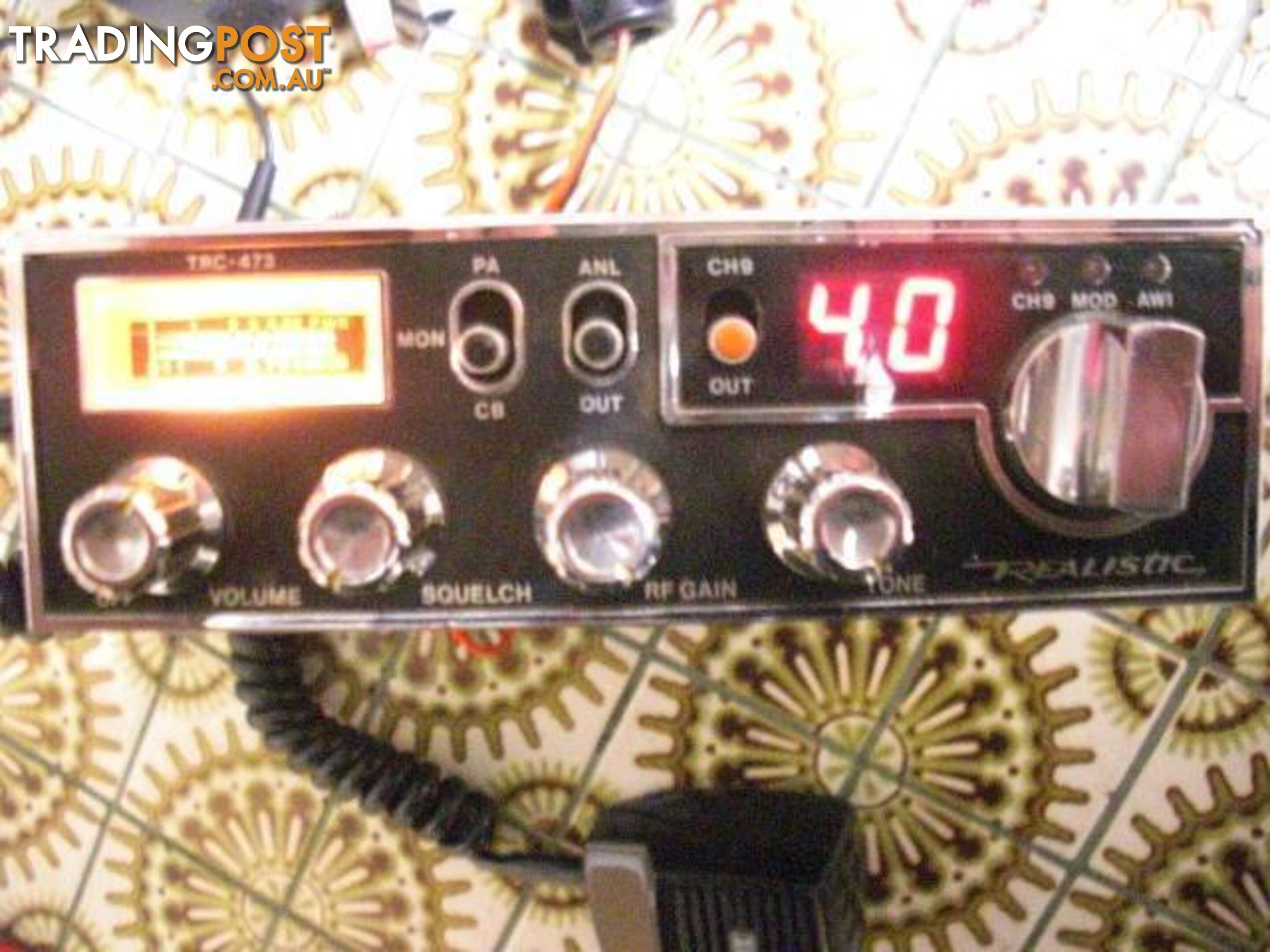 ..Realistic TRC-473 40 Channel Two-Way CB Radio