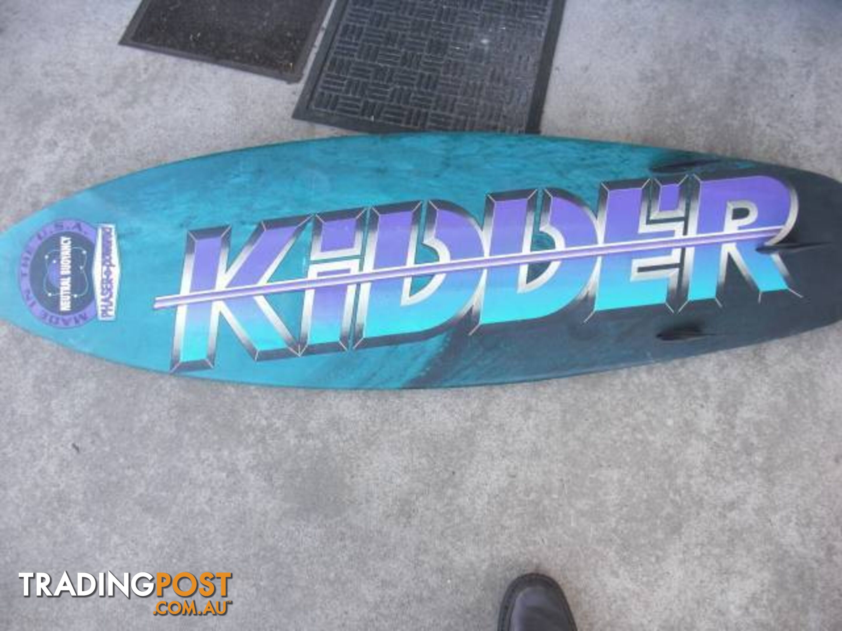 ..KDR KIDDER CARBON GRAPHITE PERFORMANCE BOARD MADE IN USA..