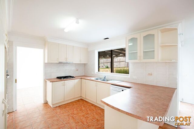 17 Sturdee Crescent MONASH ACT 2904