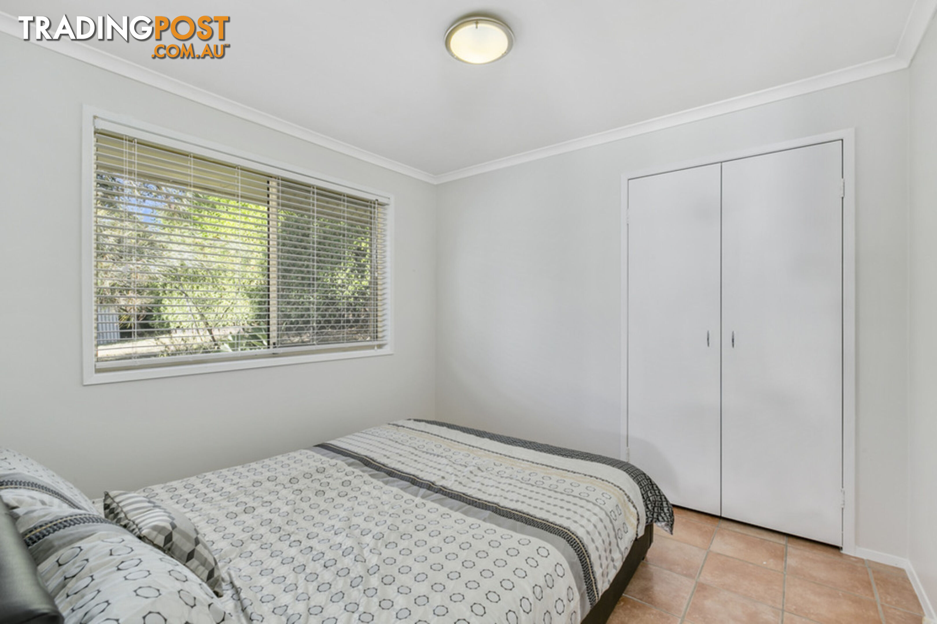 10 Issell Place HIGHLAND PARK QLD 4211