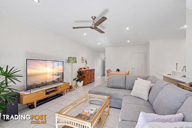 2/8 Rise Circuit PACIFIC PINES QLD 4211