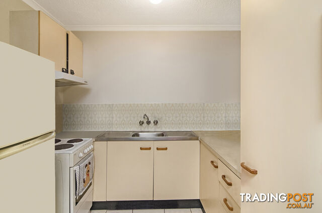 2/20 Bright Avenue LABRADOR QLD 4215