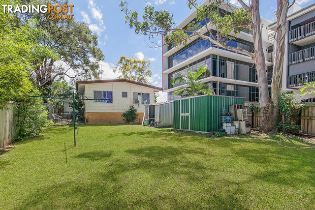 8 Railway Parade NERANG QLD 4211