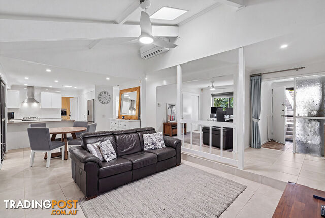 10 Tomanbil Terrace ASHMORE QLD 4214 - photo 2 of 25
