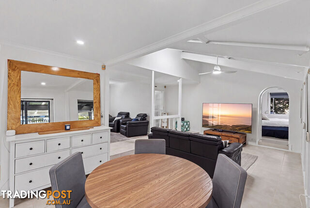 10 Tomanbil Terrace ASHMORE QLD 4214 - photo 4 of 25