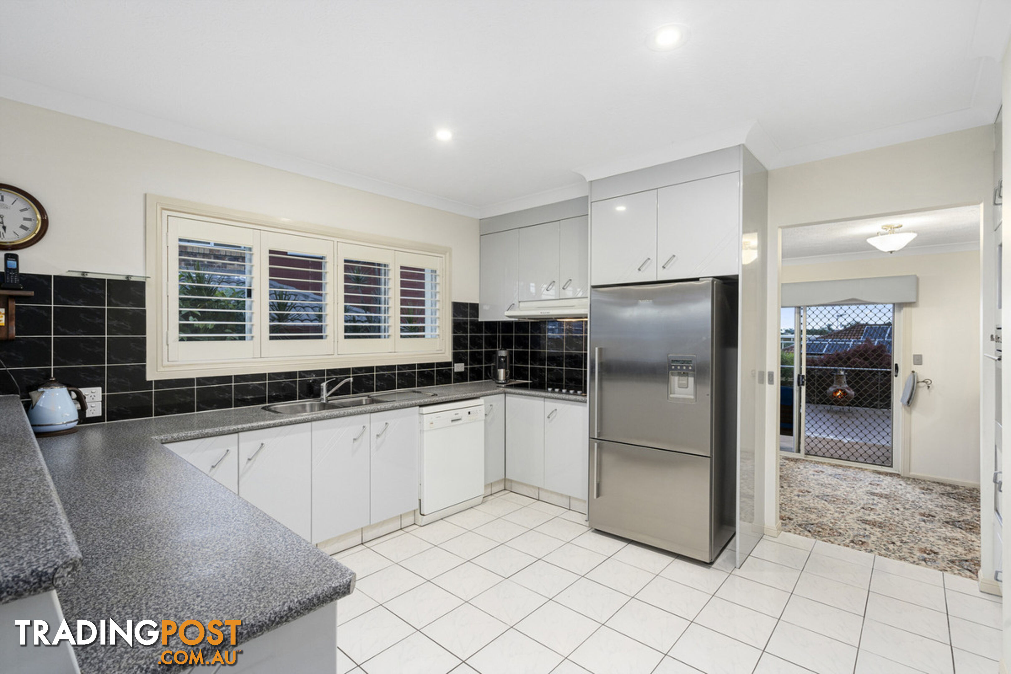 10 Parklane Place HIGHLAND PARK QLD 4211