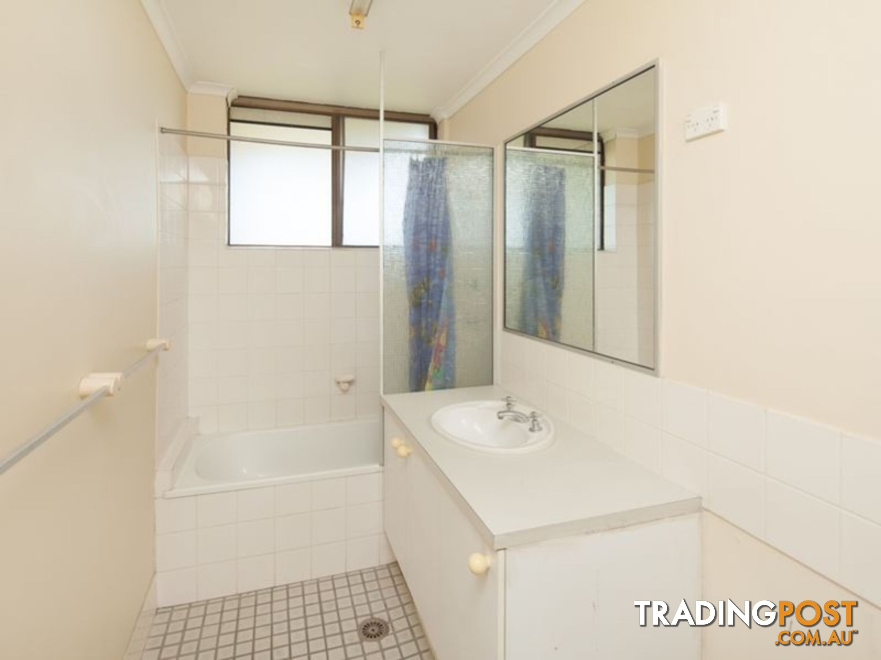 17 40 Murev Way CARRARA QLD 4211