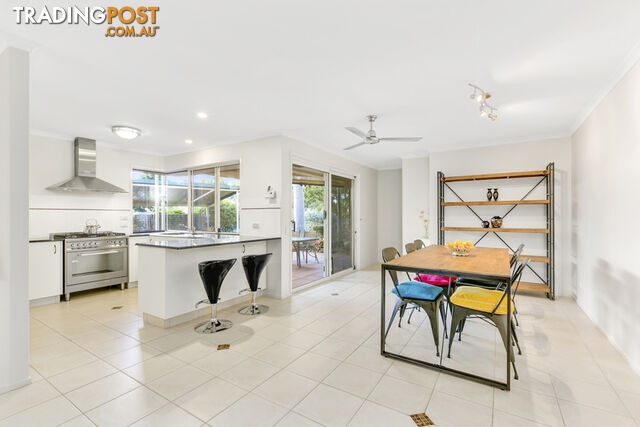 8 Forfar Court HIGHLAND PARK QLD 4211