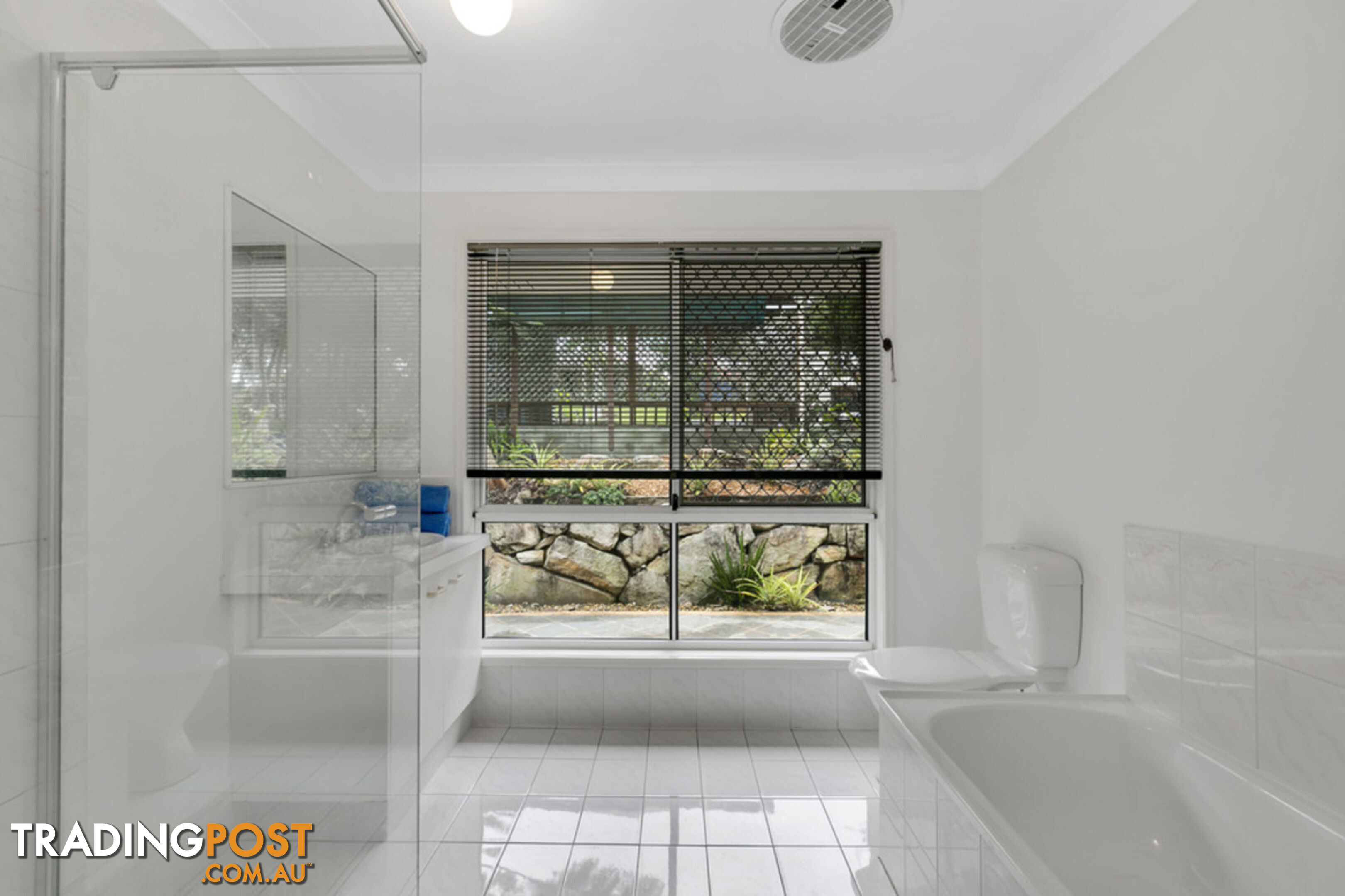 97 Hickey Way CARRARA QLD 4211