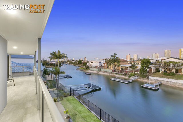 8 Crest View Key Broadbeach Waters QLD 4218