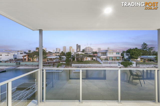 8 Crest View Key Broadbeach Waters QLD 4218