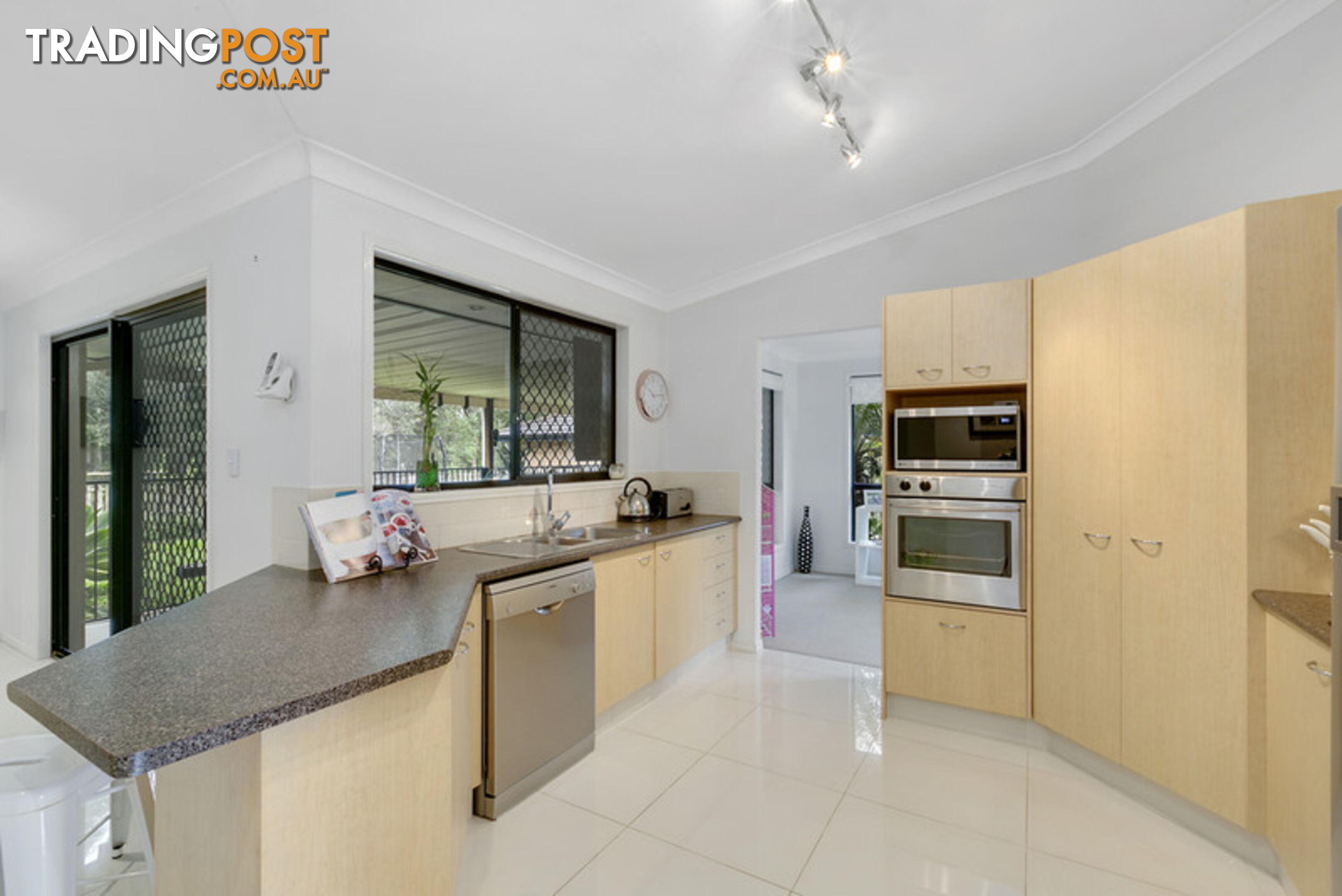 14 Greenbank Circuit Carrara QLD 4211