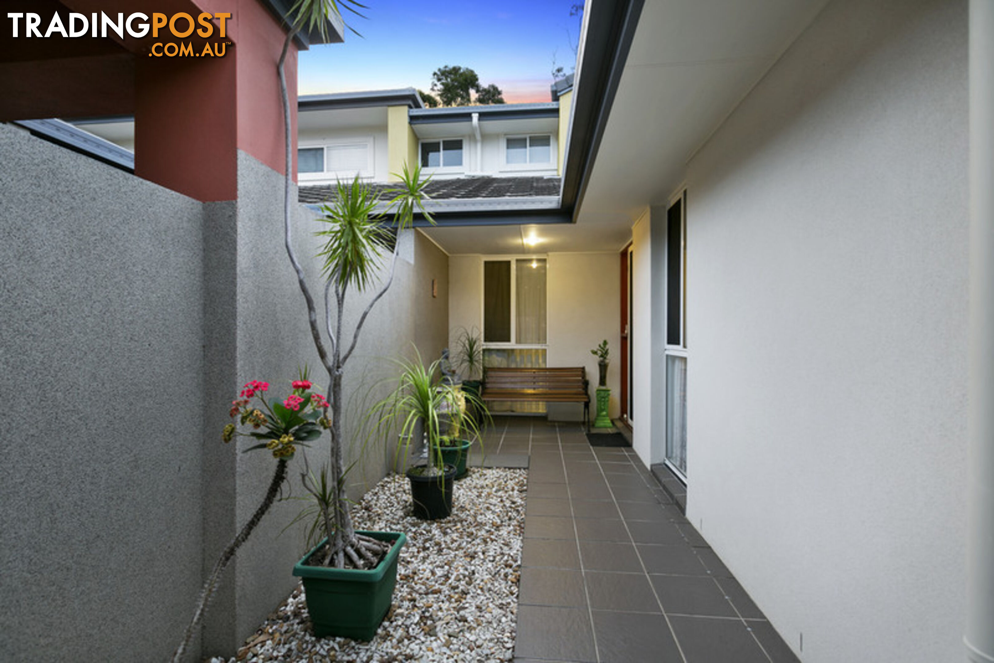 2 29 Riverwood Drive ASHMORE QLD 4214