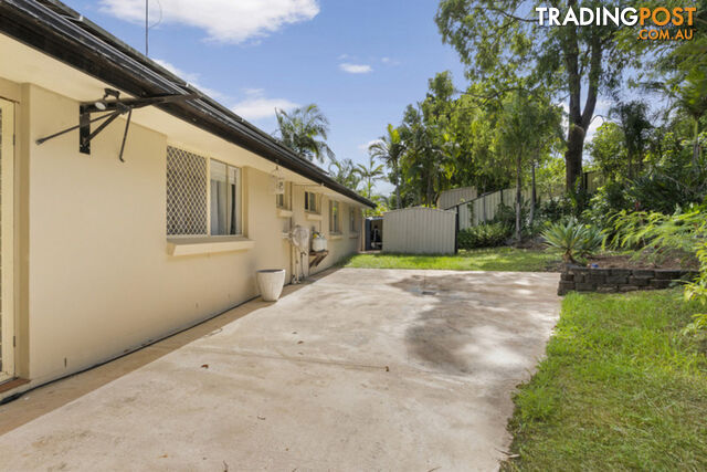 4 Bernadette Place HIGHLAND PARK QLD 4211