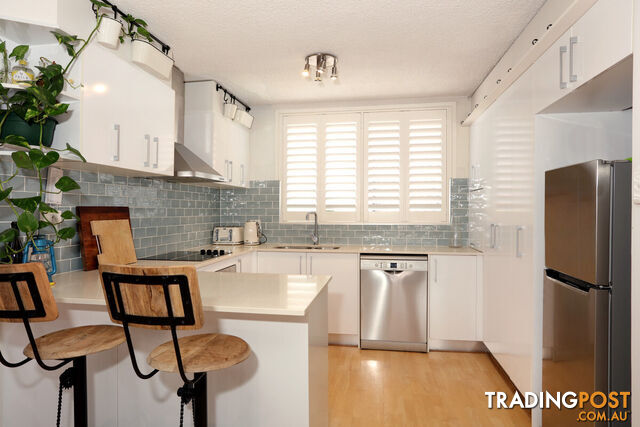 2/12 Second Avenue BROADBEACH QLD 4218
