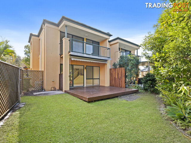 2/120 Highfield Drive MERRIMAC QLD 4226