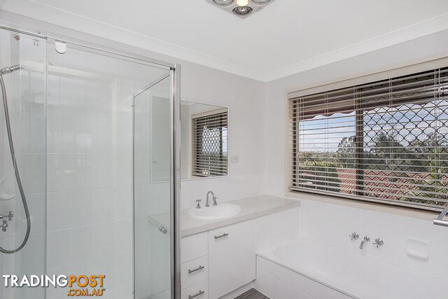 1 Jindabyne Court HIGHLAND PARK QLD 4211