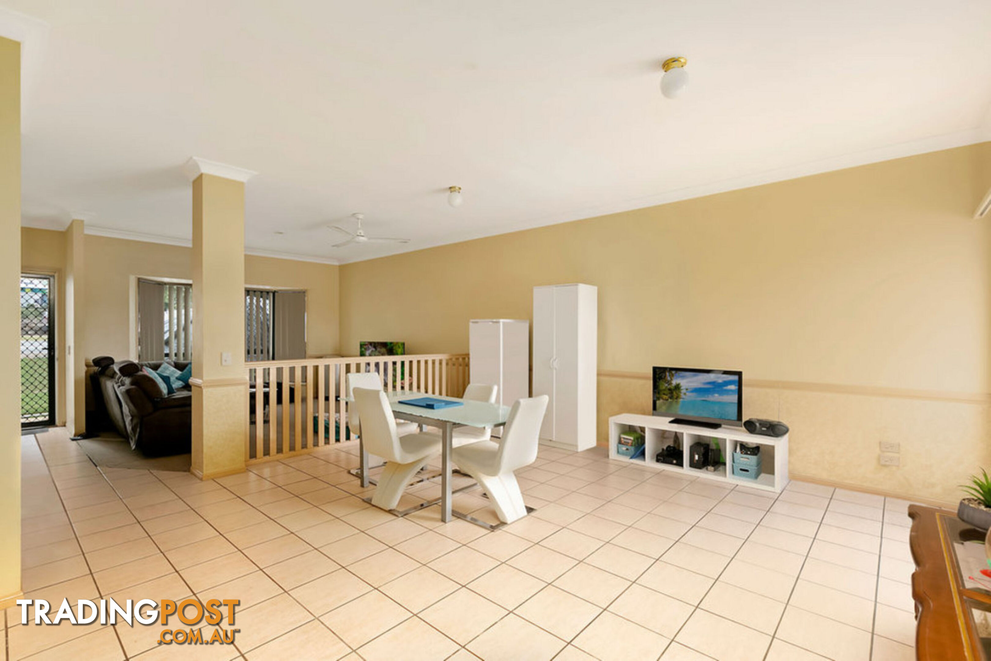 1/51 Kumbari Avenue SOUTHPORT QLD 4215