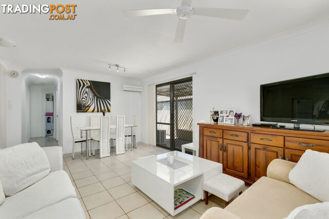 2/3 Jessica Court ARUNDEL QLD 4214