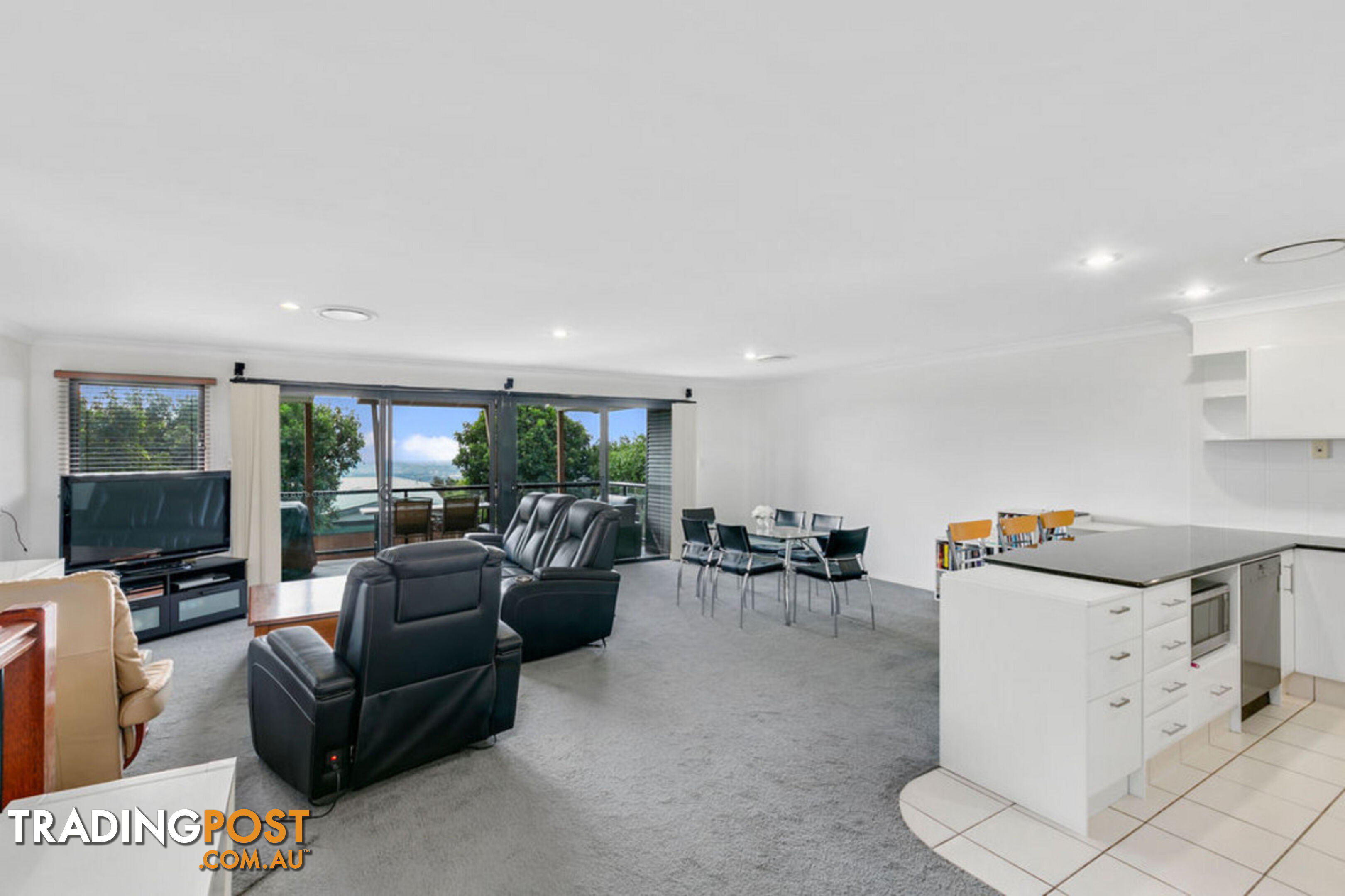 28/2 Ridgeline Way HIGHLAND PARK QLD 4211