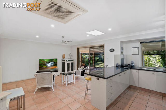 1 Nairn Court HIGHLAND PARK QLD 4211