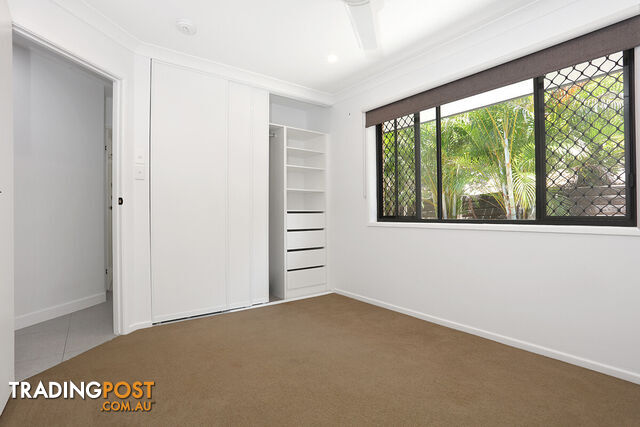 31 Renfrew Drive HIGHLAND PARK QLD 4211 - photo 5 of 6