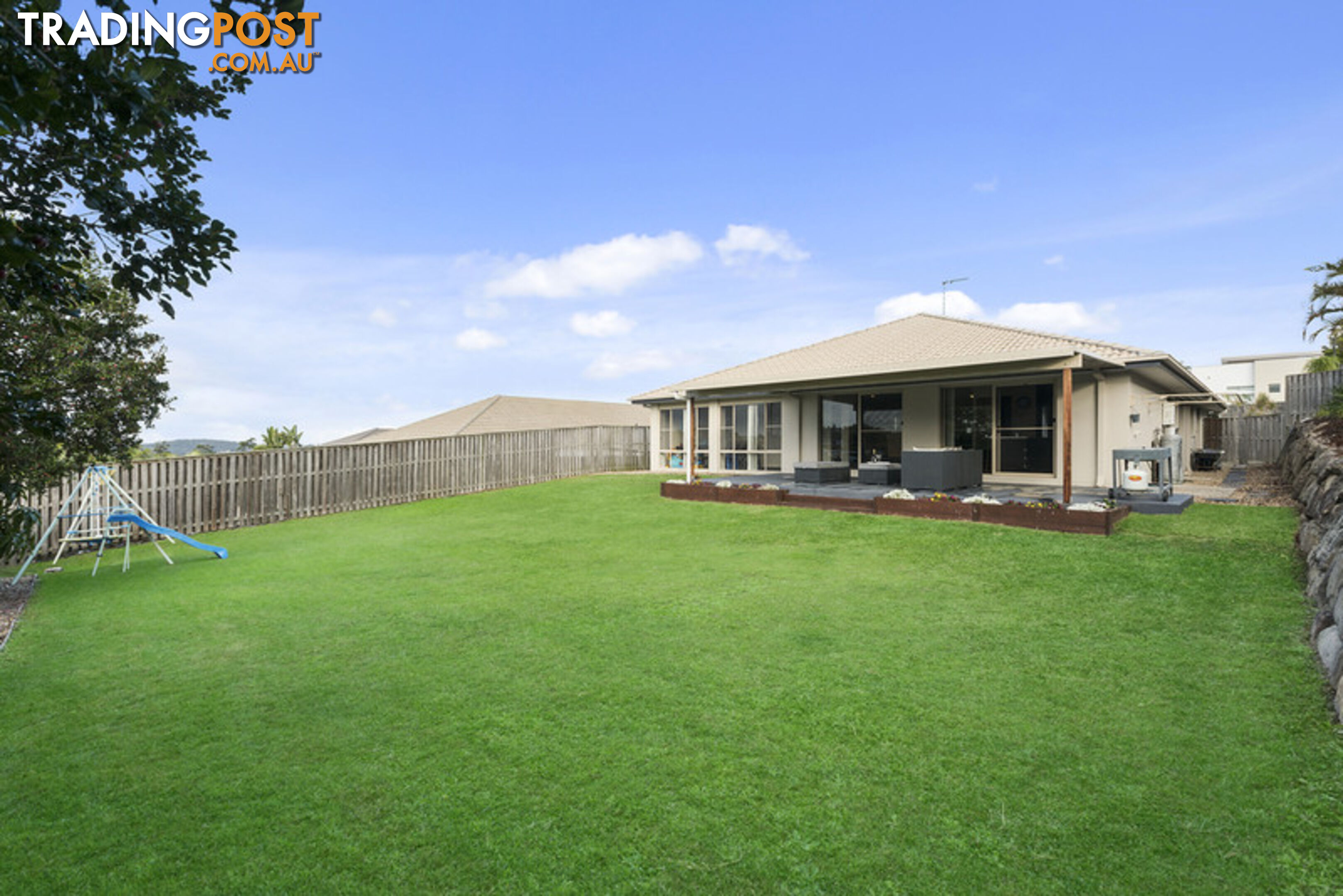 19 Laughlen Chase Pacific Pines QLD 4211