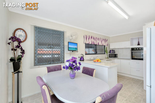 5 Brookside Road LABRADOR QLD 4215