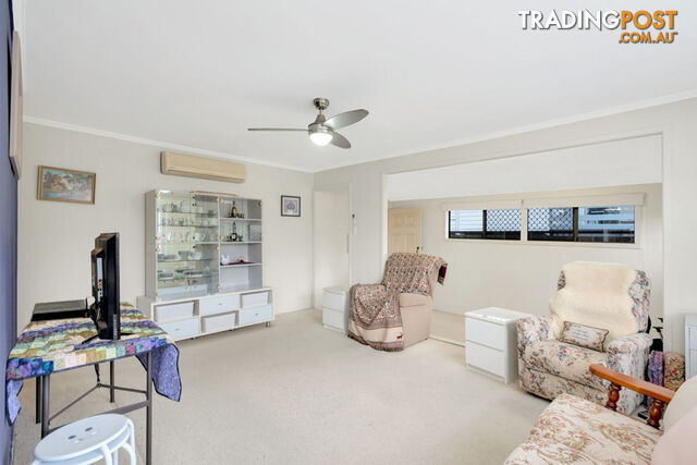 5 Brookside Road LABRADOR QLD 4215